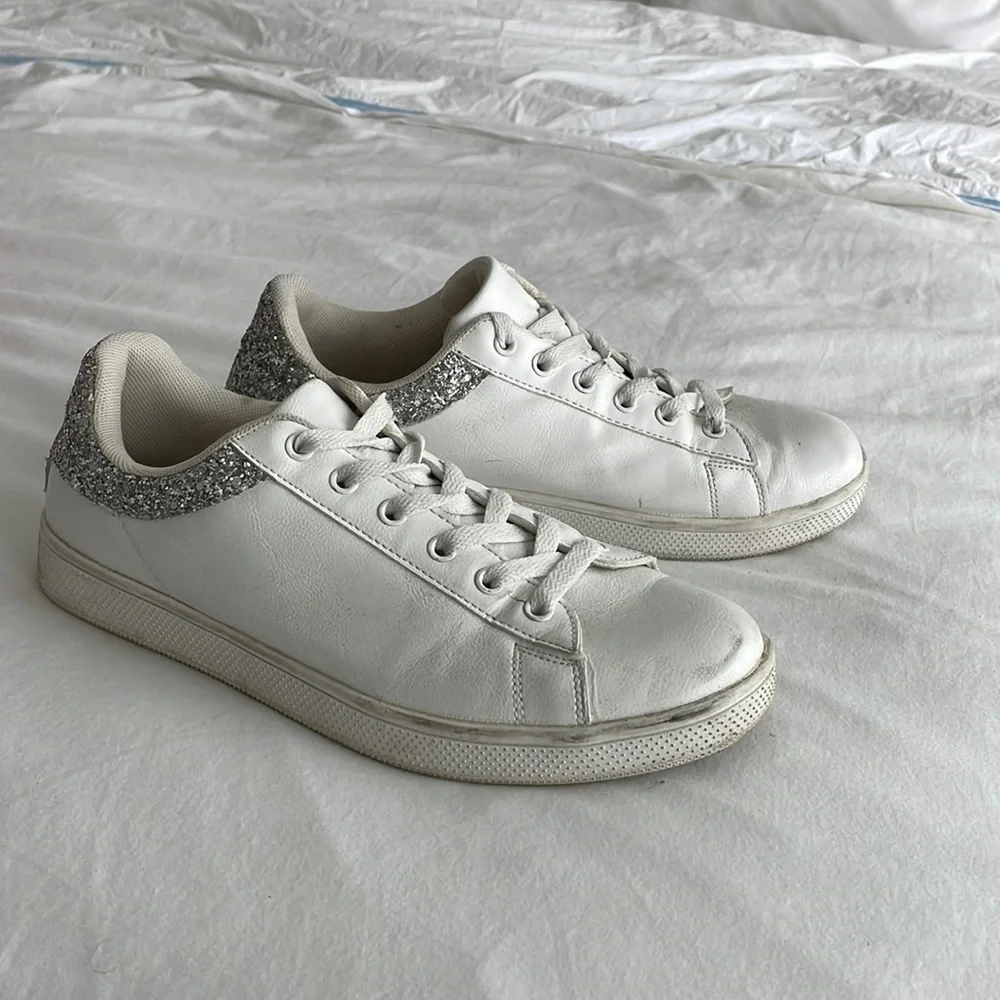 Basic glitter sneaker - Picture 1 of 2